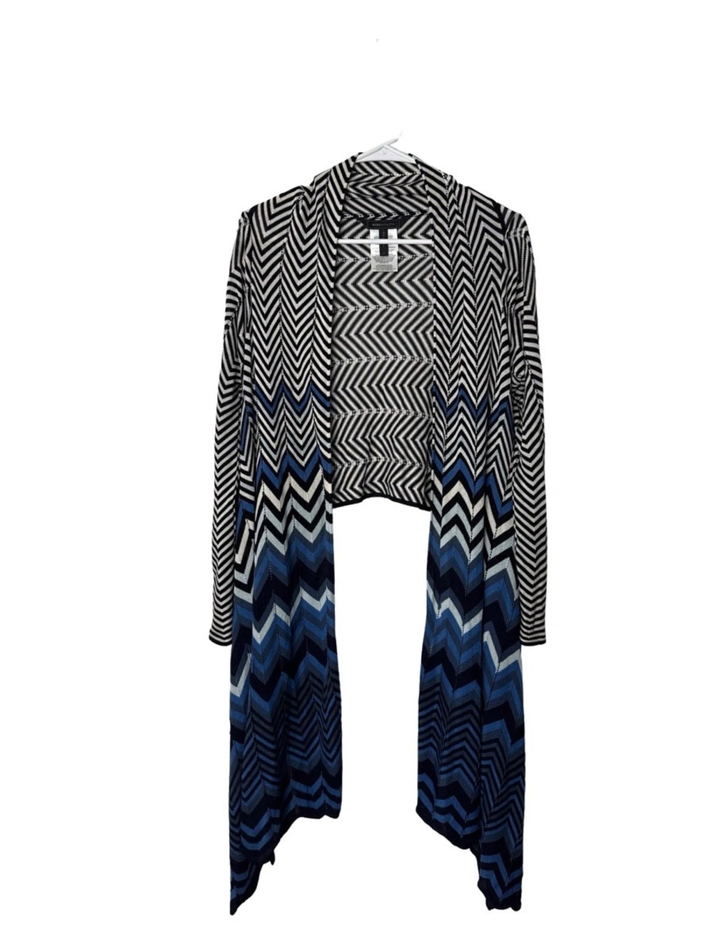BCBGMAXAZRIA Womens XS
Cardigan Wrap Shawl Silk Blend
Chevron Scalloped Edge